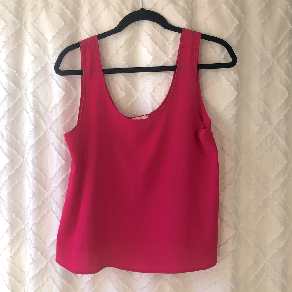 4/$25
| PINK SILKY FLOWY TANK